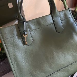 Fossil Kyler large tote green moss
